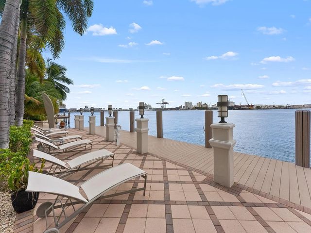 3 of 71 - 1965 Se 21st Avenue, Fort Lauderdale, FL