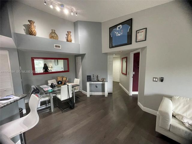 3 of 5 - 2039 Se 10th Avenue #517, Fort Lauderdale, FL