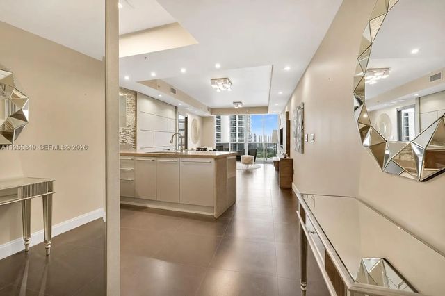 5 of 19 - 18201 Collins Avenue #1507, Sunny Isles Beach, FL