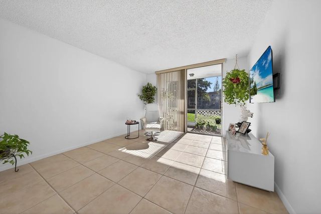 5 of 18 - 9281 Sunrise Lakes Boulevard #107, Sunrise, FL