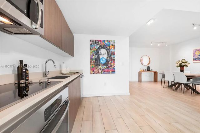 4 of 31 - 1600 Sw 1st Avenue #707, Miami, FL