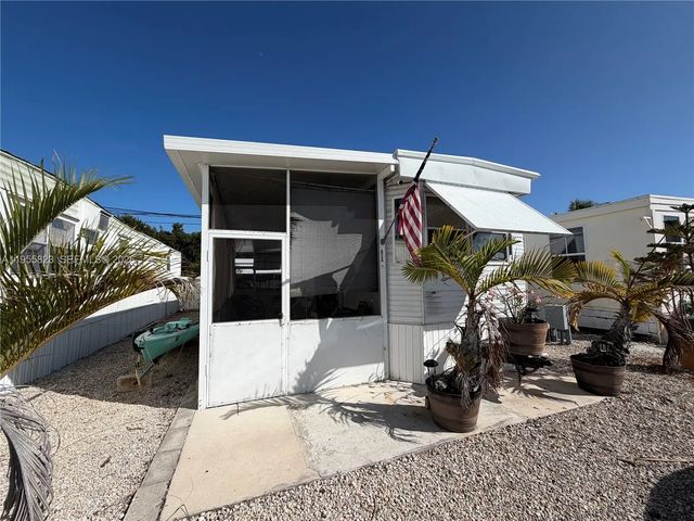 1361 Overseas Hwy G13, Marathon