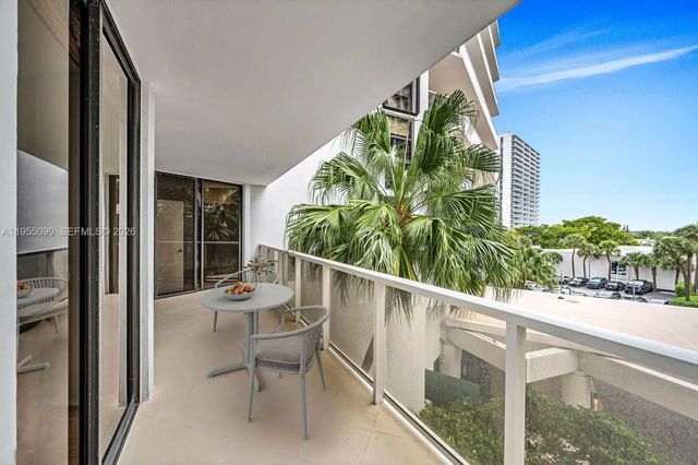 5 of 78 - 20281 E Country Club Drive #210, Aventura, FL