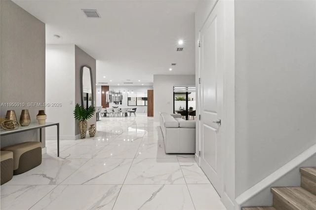 5 of 50 - 8086 Nw 47th Terrace, Doral, FL