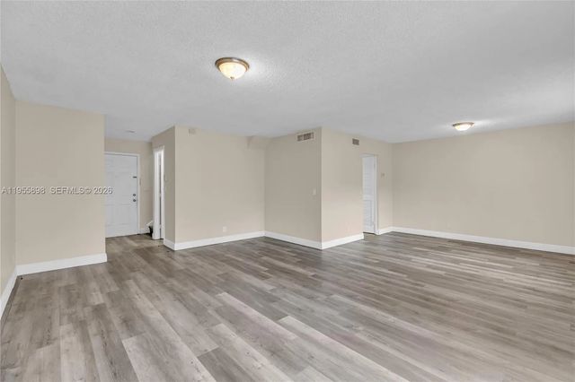 3 of 27 - 17901 Nw 68th Avenue #t206, Hialeah, FL
