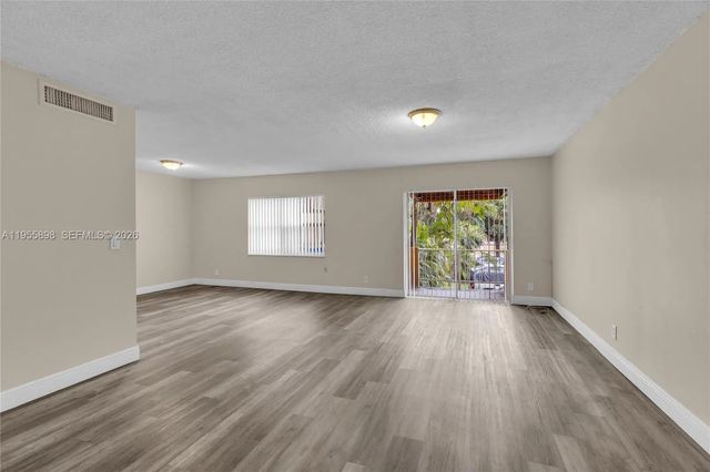 4 of 27 - 17901 Nw 68th Avenue #t206, Hialeah, FL