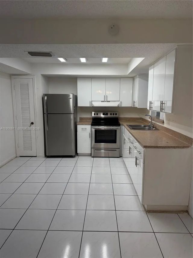 4 of 20 - 6532 Sw 18th Court, North Lauderdale, FL