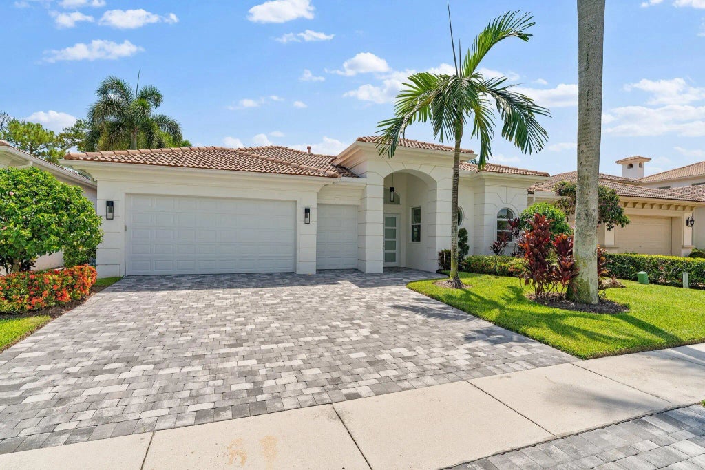 128 Abondance Drive, Palm Beach Gardens