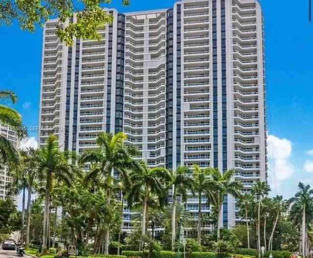5 of 16 - 21205 Yacht Club Drive #507, Aventura, FL