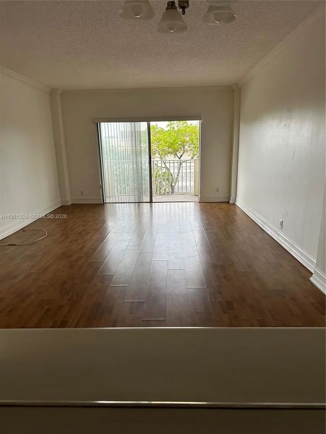 1455 N Treasure Drive #2c, North Bay Village