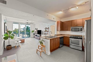 Photo of Listing #R11159400