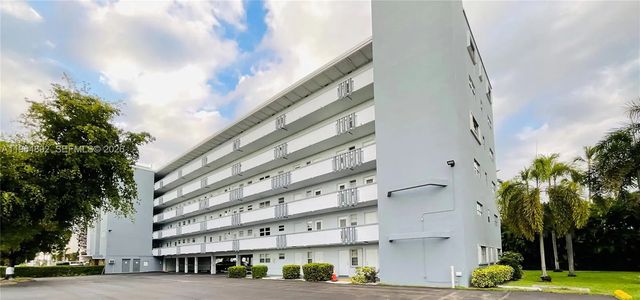 3 of 24 - 1425 Atlantic Shores Boulevard #209, Hallandale Beach, FL