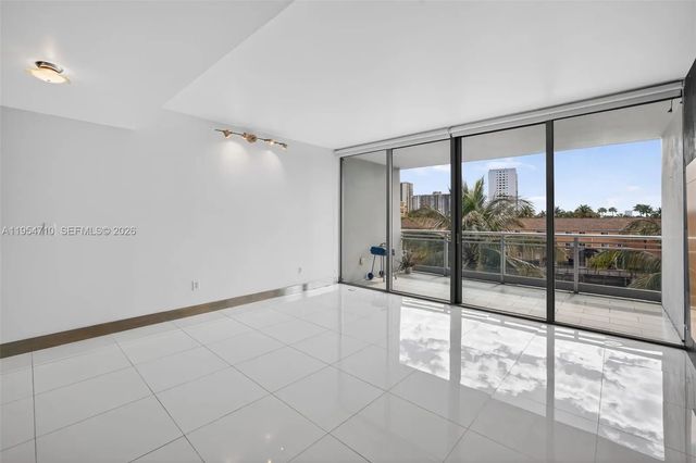 2 of 68 - 2950 Ne 188th Street #302, Aventura, FL