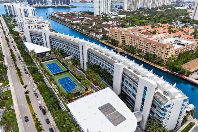 4 of 68 - 2950 Ne 188th Street #302, Aventura, FL