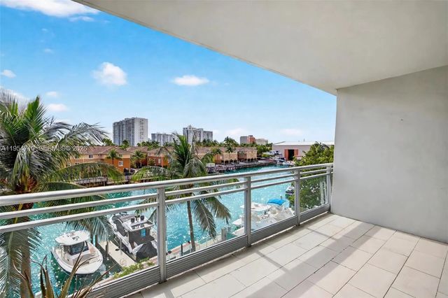 5 of 68 - 2950 Ne 188th Street #302, Aventura, FL