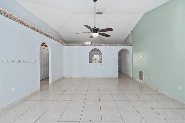 3 of 24 - 327 Ridge Court, , FL