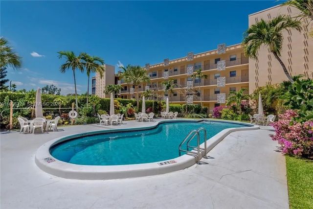 2 of 40 - 2145 Pierce Street #326, Hollywood, FL