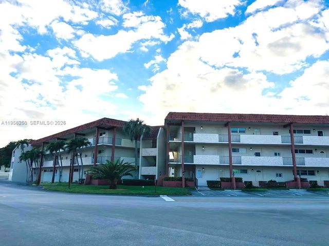 411 S Hollybrook Drive #305, Pembroke Pines