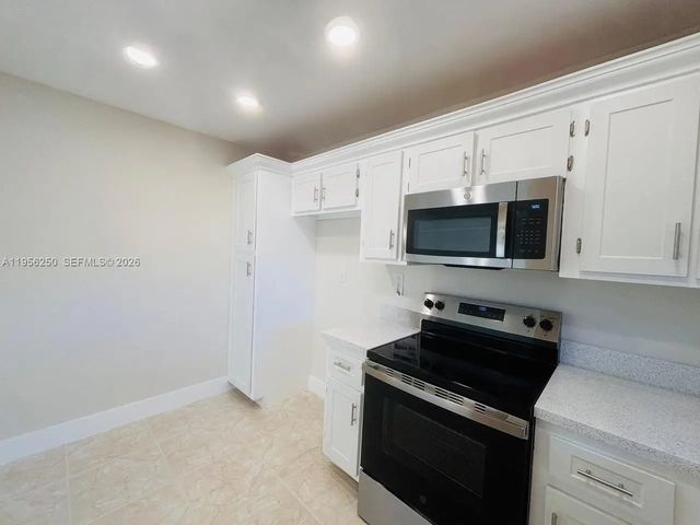 4 of 20 - 411 S Hollybrook Drive #305, Pembroke Pines, FL