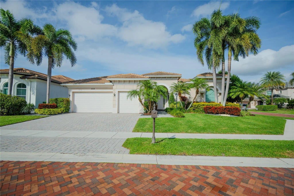 6359 Bellamalfi Street, Boca Raton