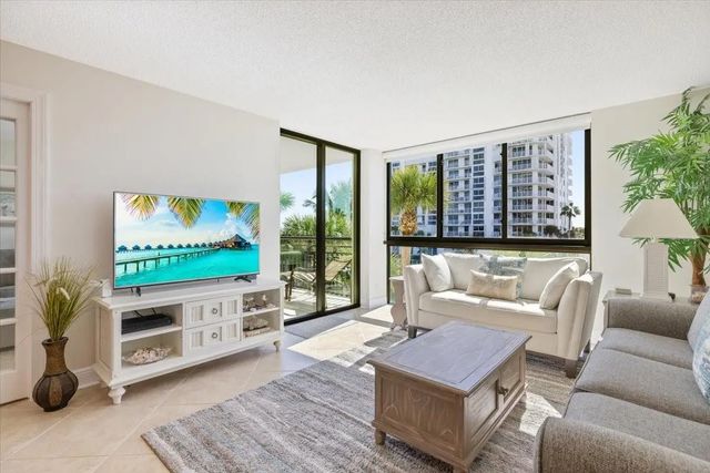 5 of 60 - 2800 N Highway A1a #307, Fort Pierce, FL
