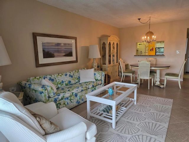 2 of 26 - 1001 Colony Point Circle #405, Pembroke Pines, FL