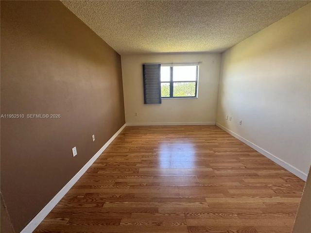 5 of 8 - 7235 Nw 179th Street #311, Hialeah, FL