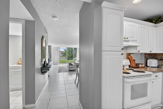 5 of 76 - 4272 Deste Court #106, Lake Worth, FL