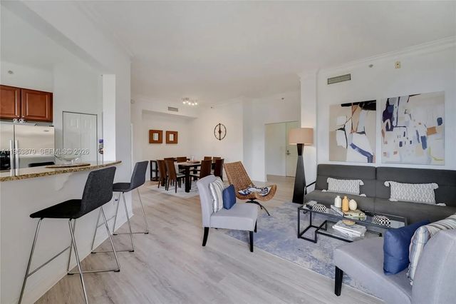 3 of 37 - 3001 Ne 185th Street #612, Aventura, FL