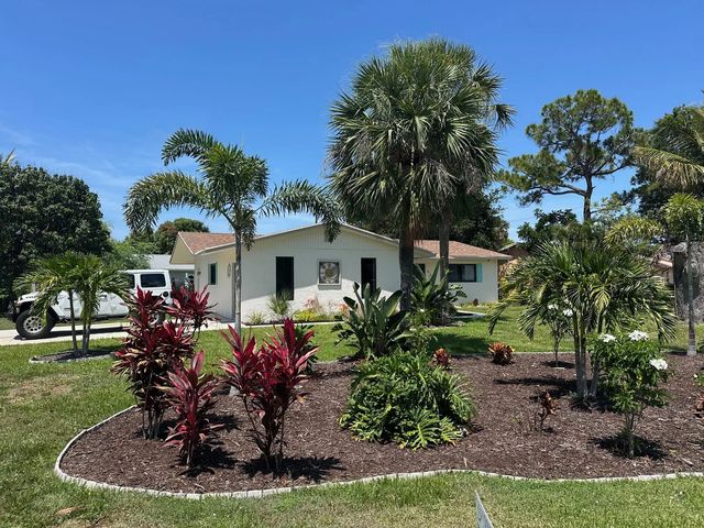 907 Se Lake Street, Stuart
