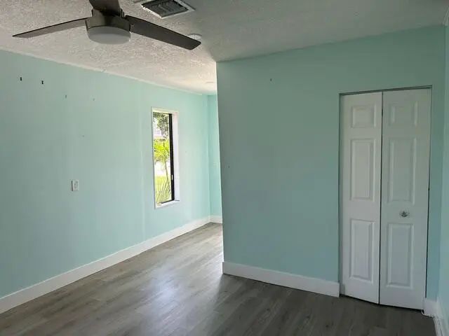 4 of 23 - 907 Se Lake Street, Stuart, FL