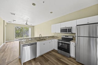 Photo of Listing #R11159640