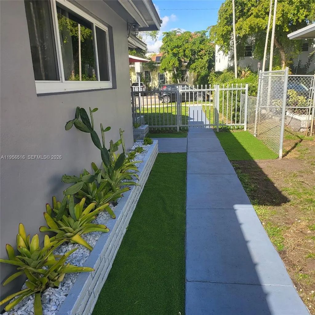 1934 Madison Street #1, Hollywood
