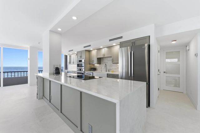 4 of 53 - 5510 N Ocean Drive #7c, Singer Island, FL
