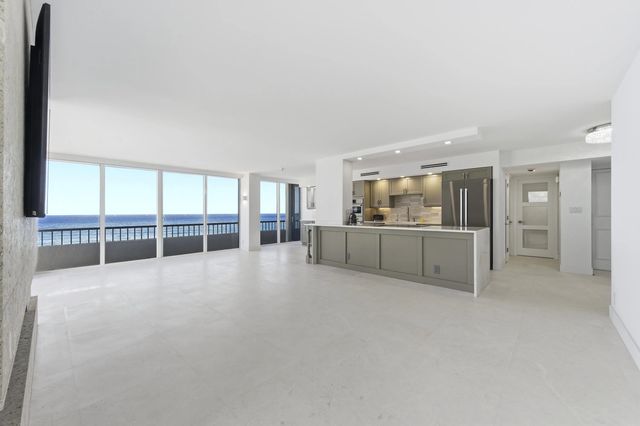 5 of 53 - 5510 N Ocean Drive #7c, Singer Island, FL
