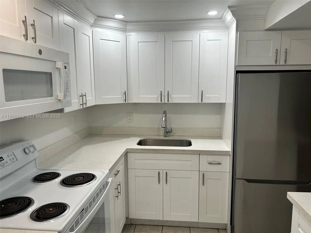3 of 75 - 815 Sw 30th Street #j, Fort Lauderdale, FL