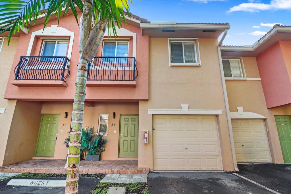 37 Se 3rd Avenue, Hallandale Beach