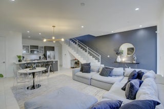 Photo of Listing #R11159694