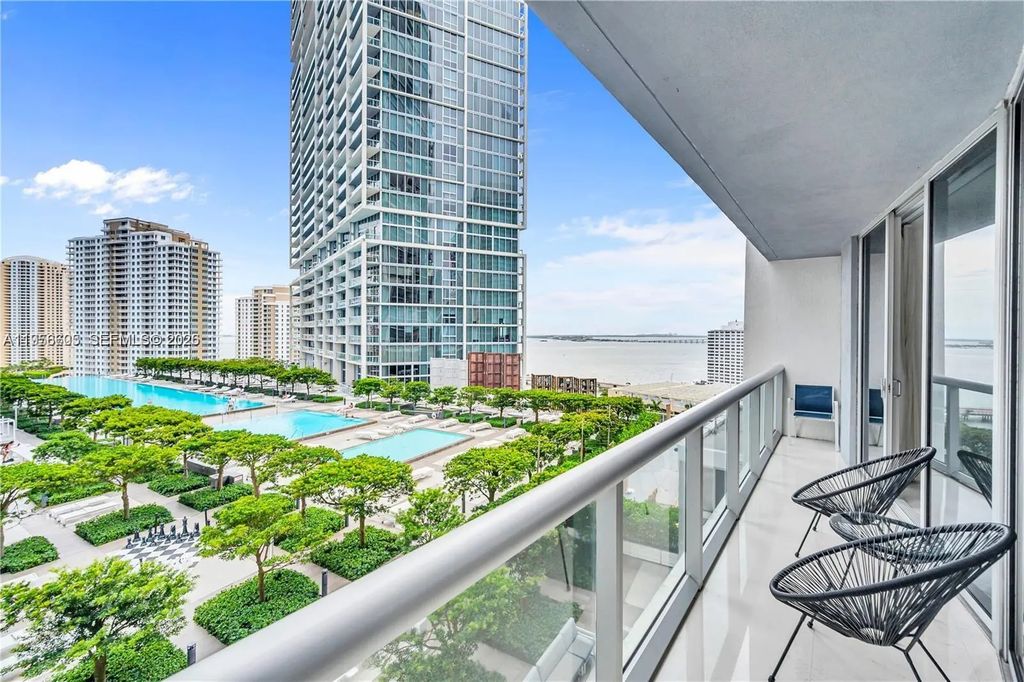 485 Brickell Avenue #1711, Miami