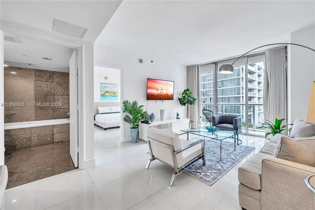 5 of 13 - 485 Brickell Avenue #1711, Miami, FL