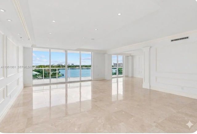 20201 E Country Club Drive #608, Aventura