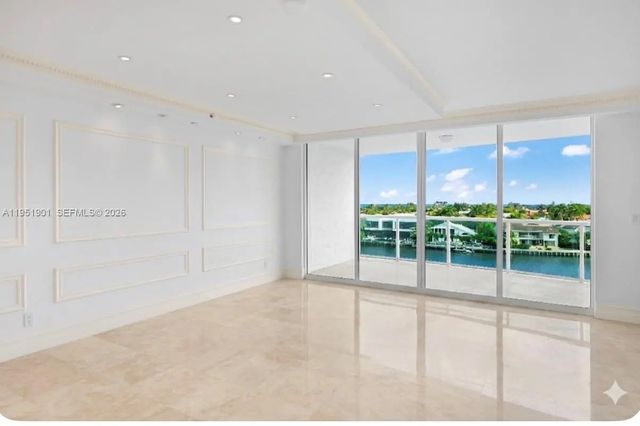 4 of 23 - 20201 E Country Club Drive #608, Aventura, FL