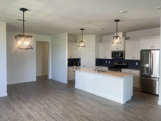 Photo of Listing #R11159719