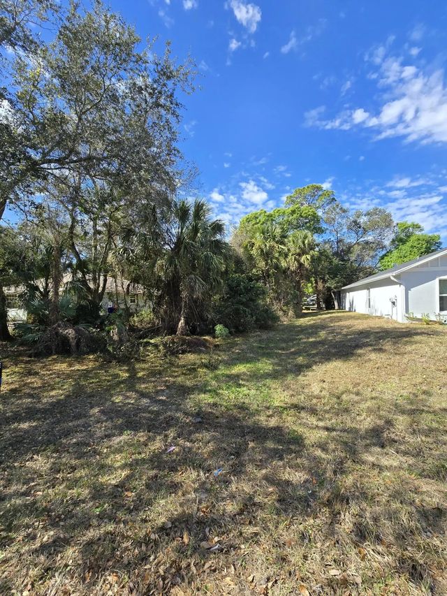 2445 87th Court, Vero Beach