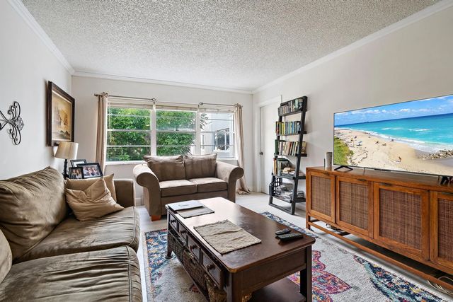 1516 S Lakeside Drive #207, Lake Worth Beach