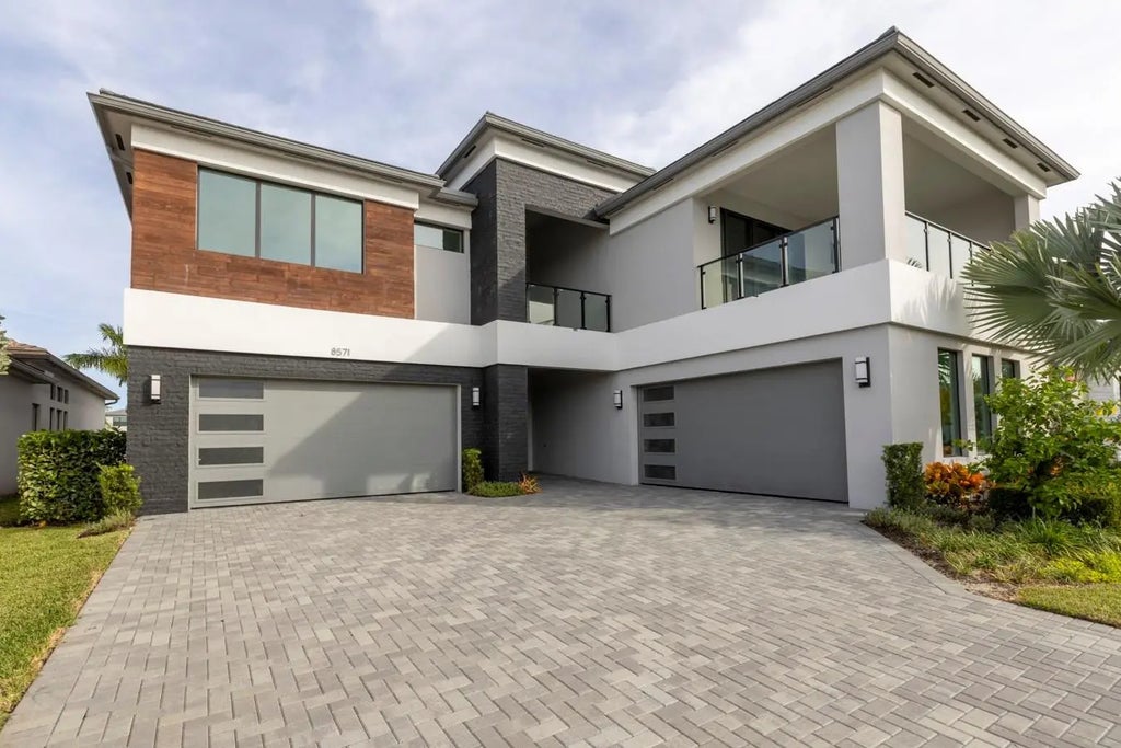 8571 Shoreacres Street, Boca Raton