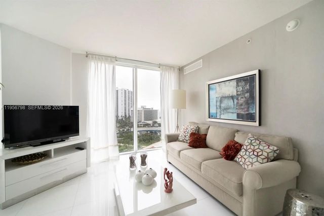 5 of 23 - 200 Sunny Isles Boulevard #2-1101, Sunny Isles Beach, FL