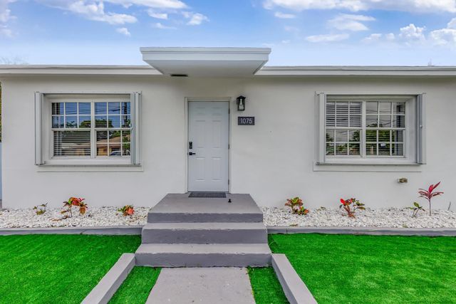 3 of 67 - 1075 W 30th Street, Riviera Beach, FL