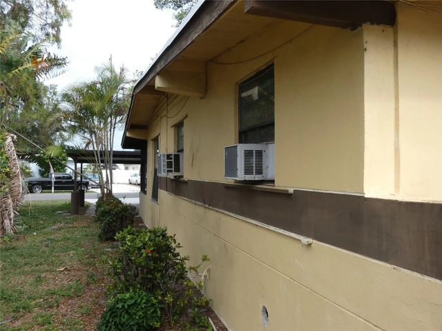 3 of 17 - 82 Tortuga Road, Palm Springs, FL
