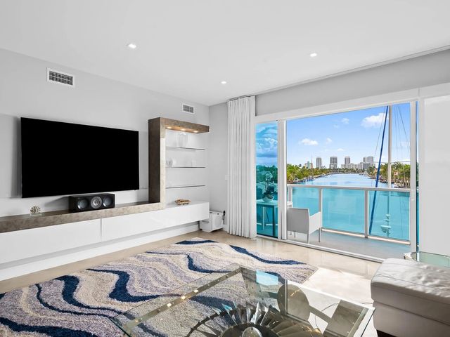 2 of 39 - 516 Hendricks Isle #4b, Fort Lauderdale, FL